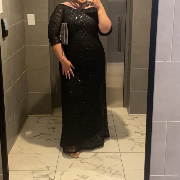 Adrianna Papell black sequin gown - Picture 4 of 8